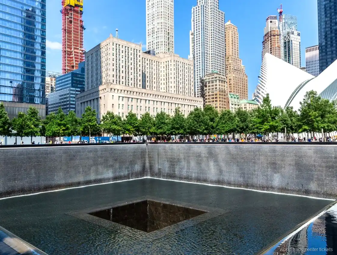 9/11 Memorial-bassiner besøgt før museum og observatorium