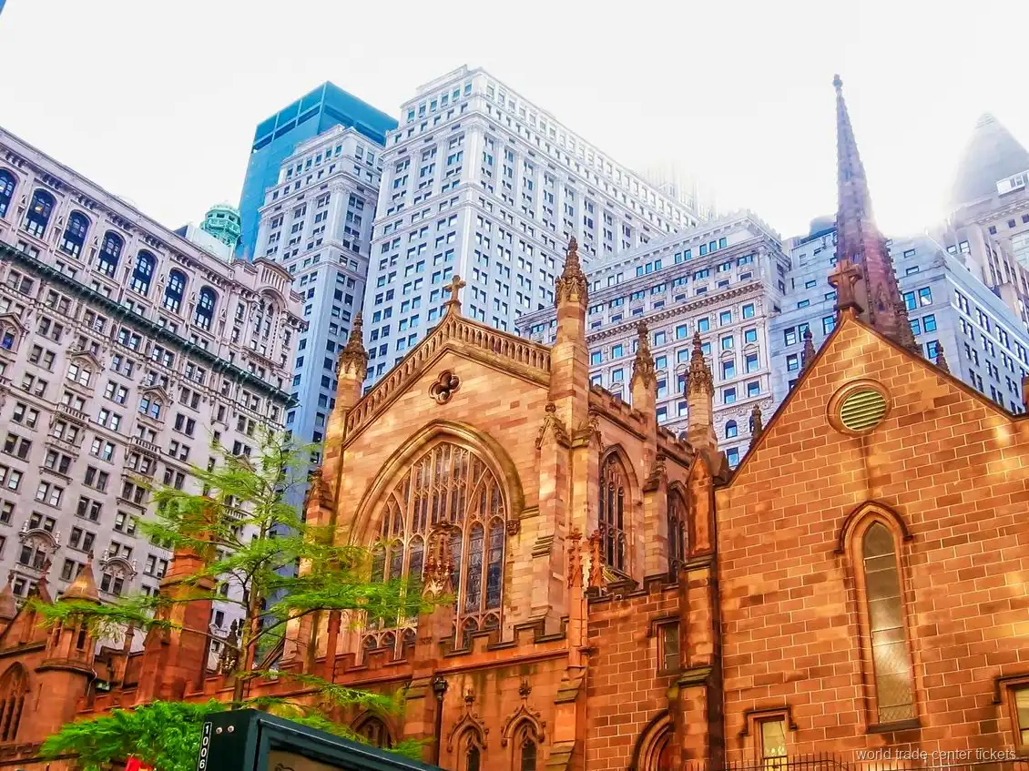 Trinity Church and cemetery on the Downtown New York private tour