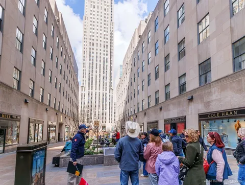 Rockefeller Center photo stop on the NYC luxury bus tour