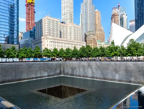 9/11 Memorial pools bezocht voor het museum en uitkijkplatform
